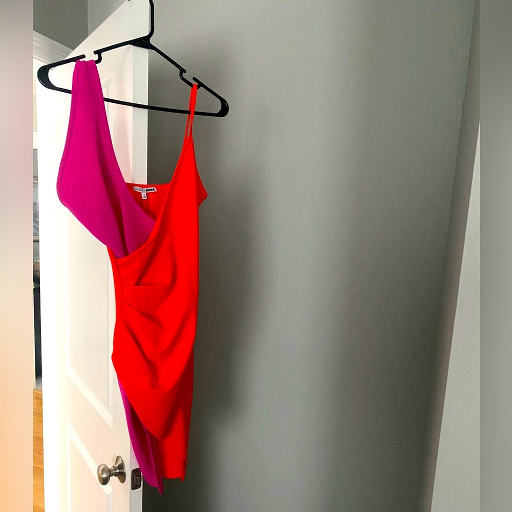 Womens color block mini dress. Size small. NWT.